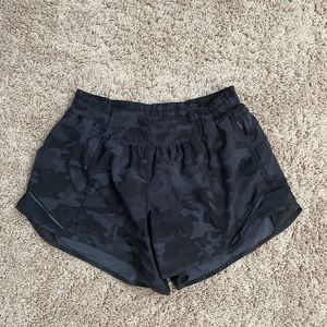 Camo 4’ hotty hot shorts